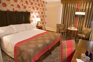 Отель Greenhills Hotel Limerick Лимерик Двухместный номер с 1 кроватью или 2 отдельными кроватями-1